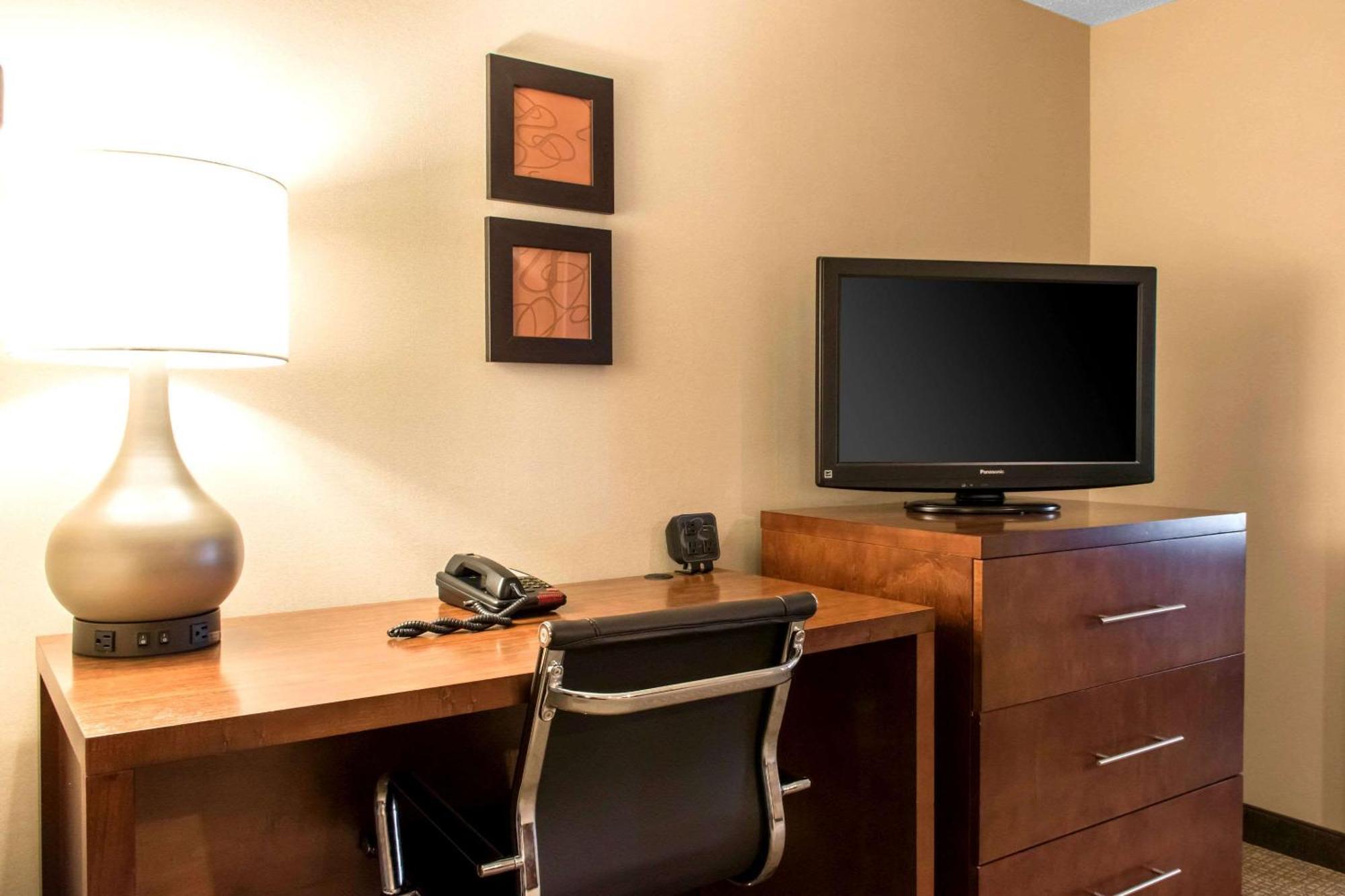 Comfort Suites Scranton Near Montage Mountain Bagian luar foto
