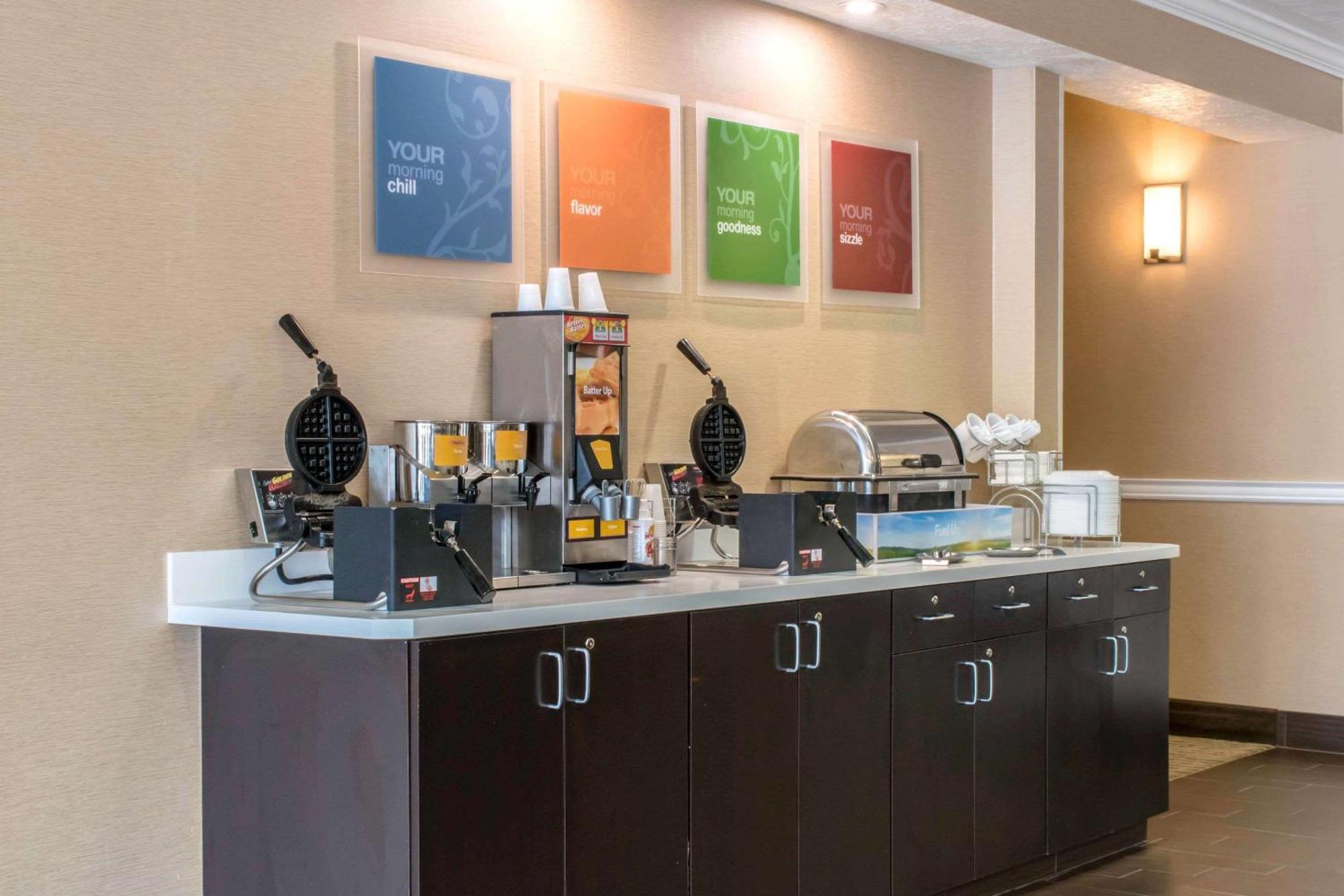 Comfort Suites Scranton Near Montage Mountain Bagian luar foto
