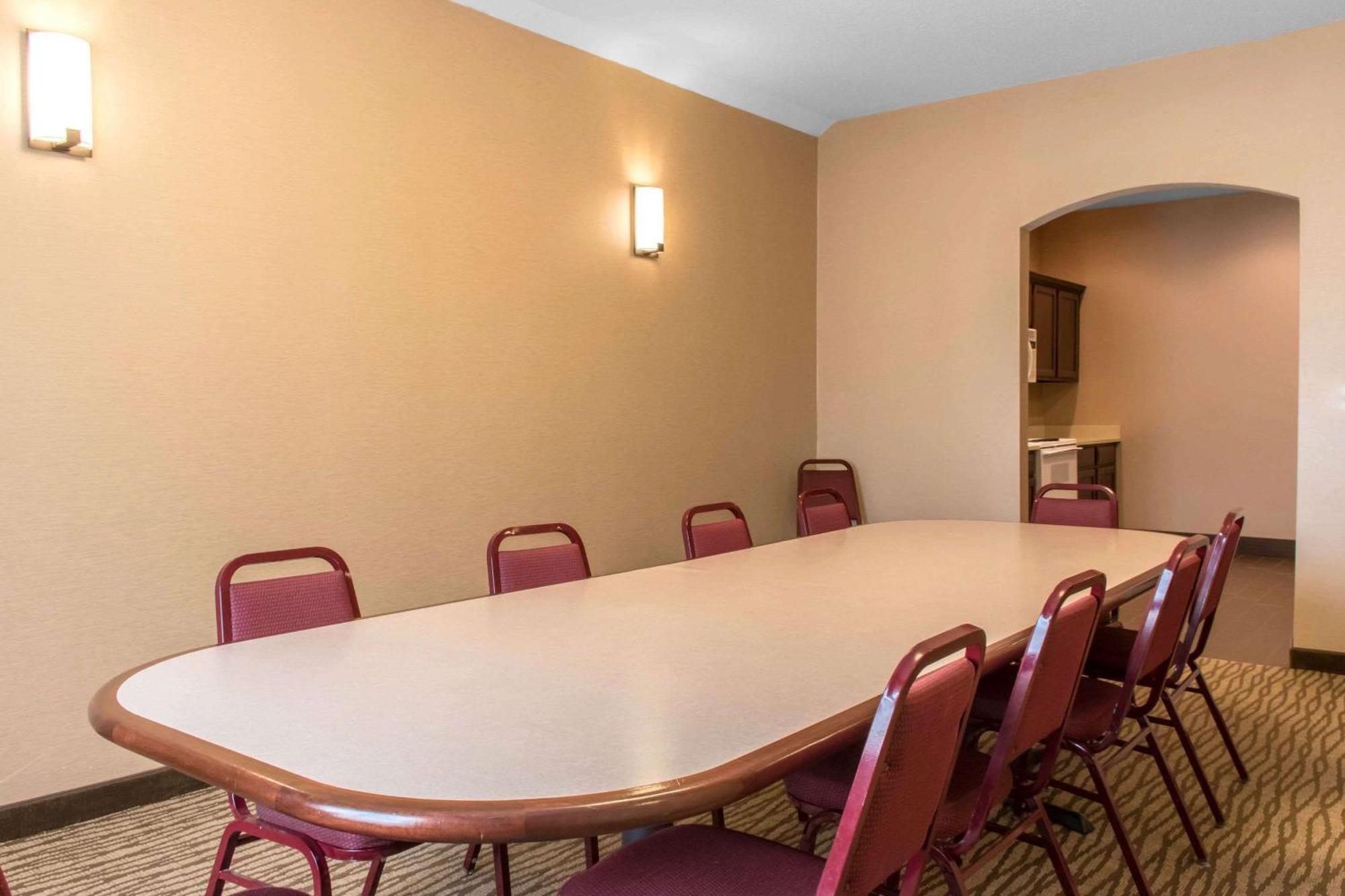 Comfort Suites Scranton Near Montage Mountain Bagian luar foto