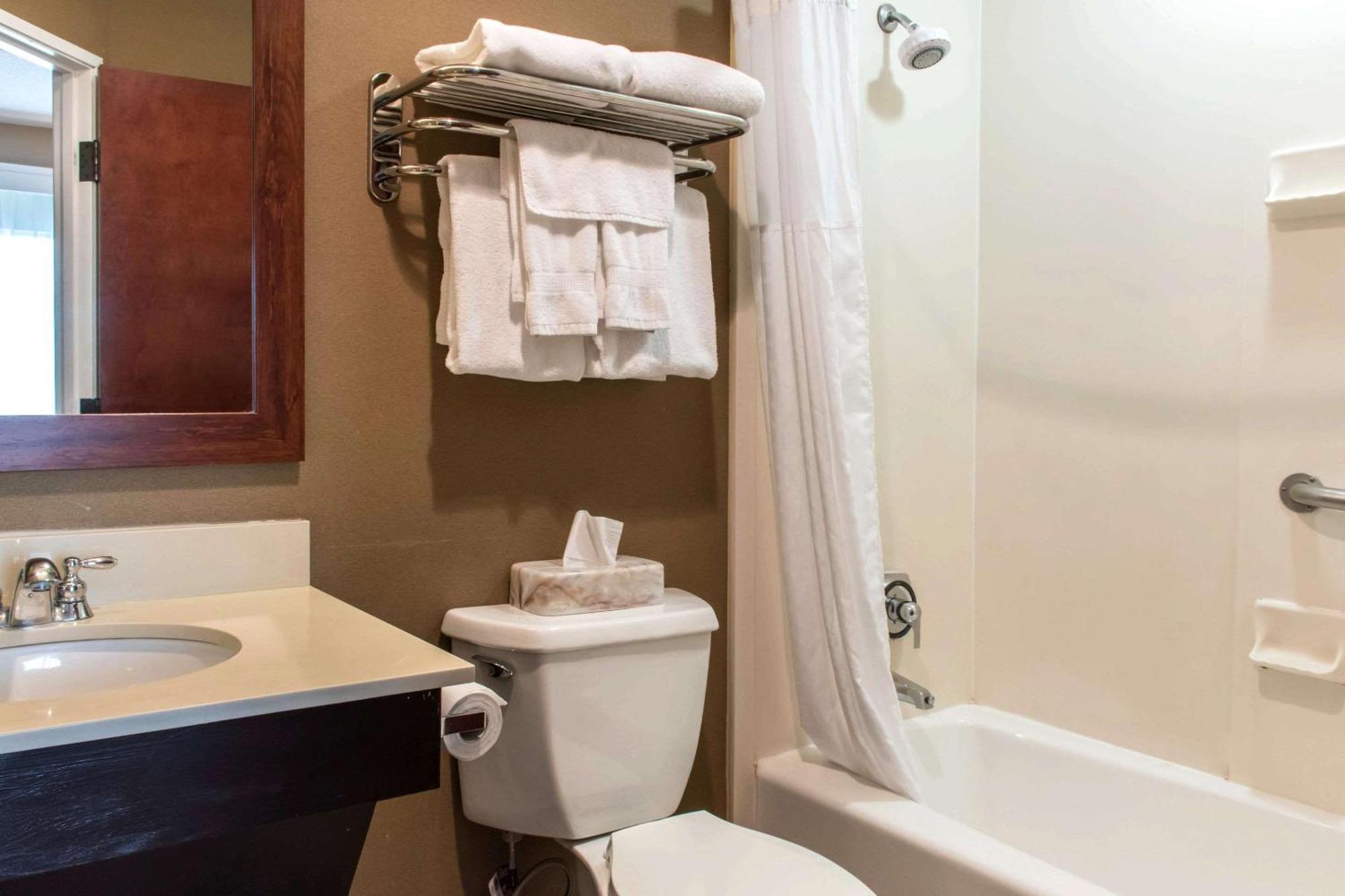 Comfort Suites Scranton Near Montage Mountain Bagian luar foto
