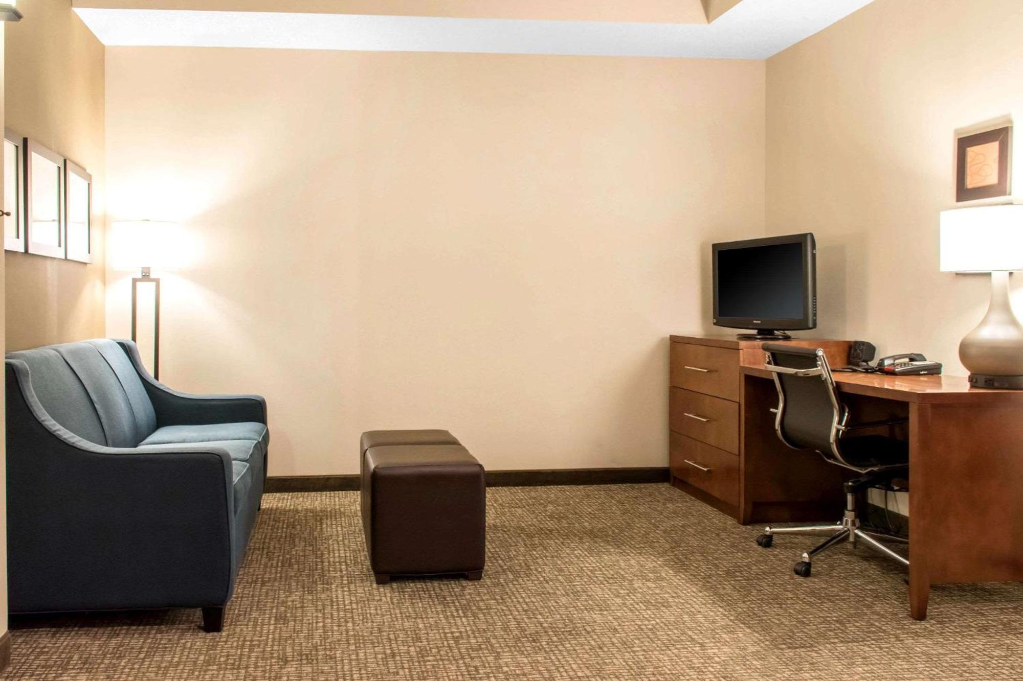 Comfort Suites Scranton Near Montage Mountain Bagian luar foto