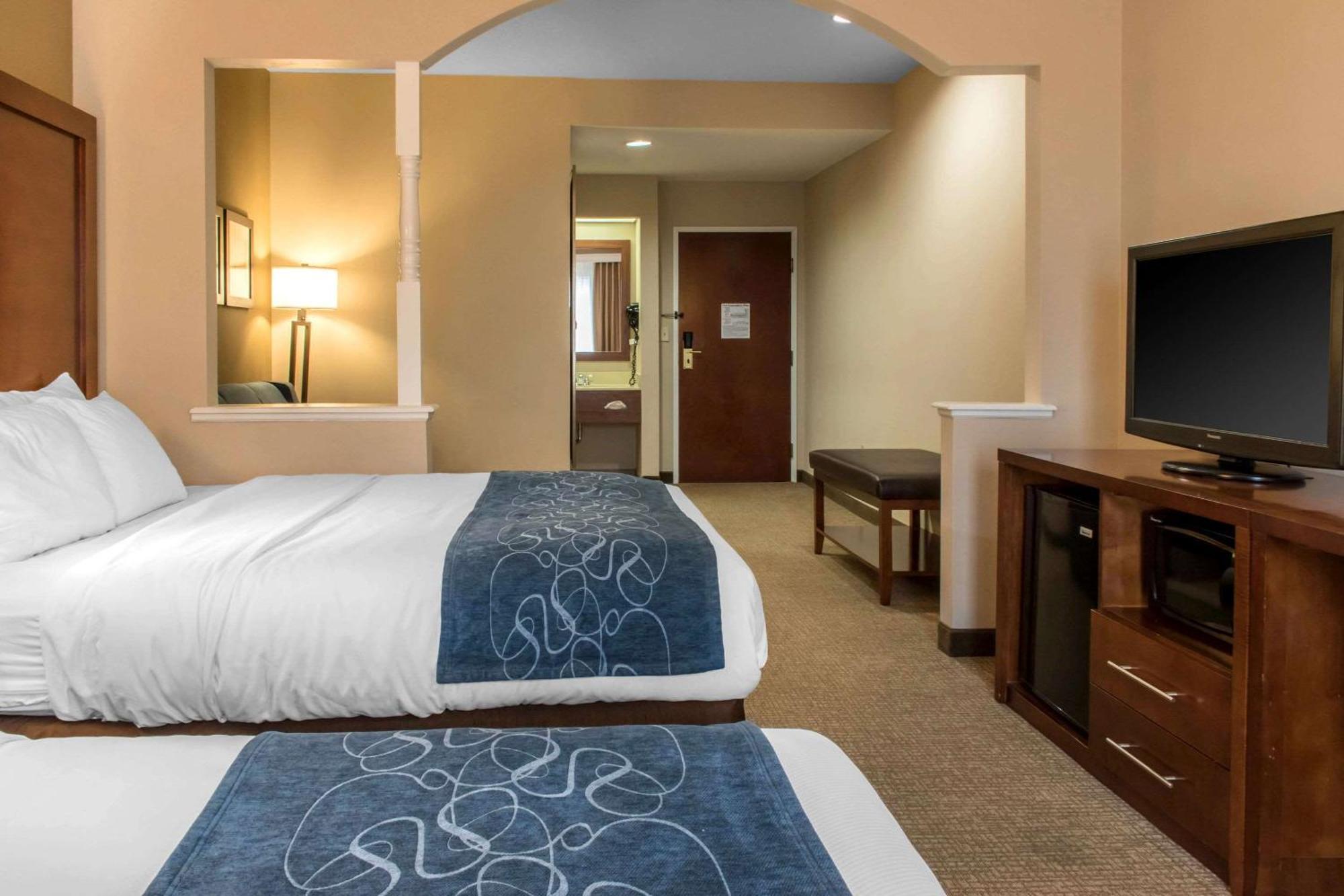 Comfort Suites Scranton Near Montage Mountain Bagian luar foto