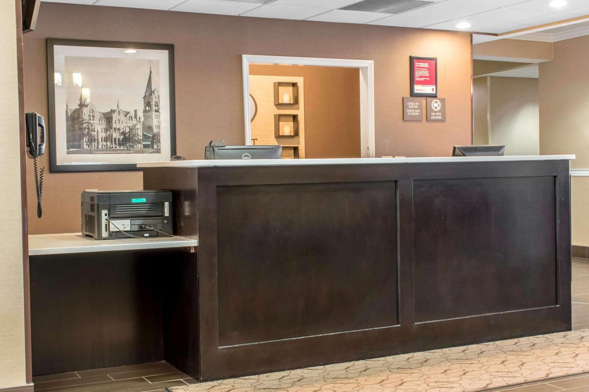 Comfort Suites Scranton Near Montage Mountain Bagian luar foto