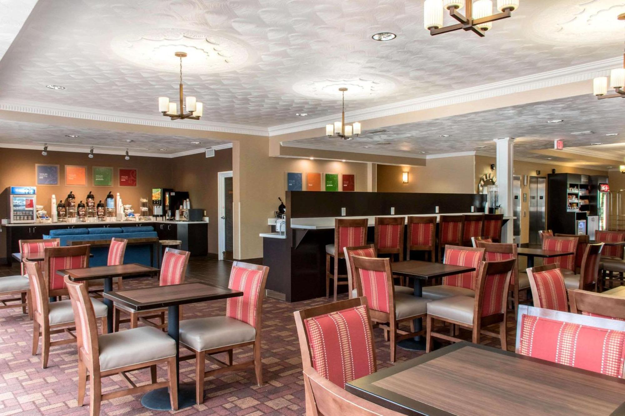 Comfort Suites Scranton Near Montage Mountain Bagian luar foto