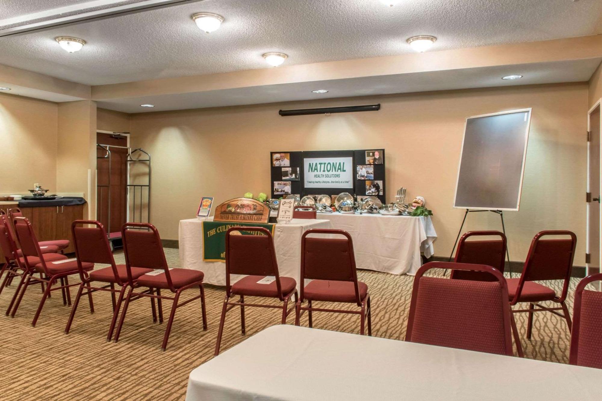 Comfort Suites Scranton Near Montage Mountain Bagian luar foto